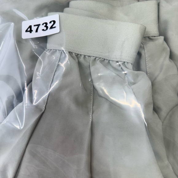 Alo Yoga Women Varsity Tennis Skirt Limestone Pleated Elastic Waistband A Line M - Picture 6 of 6